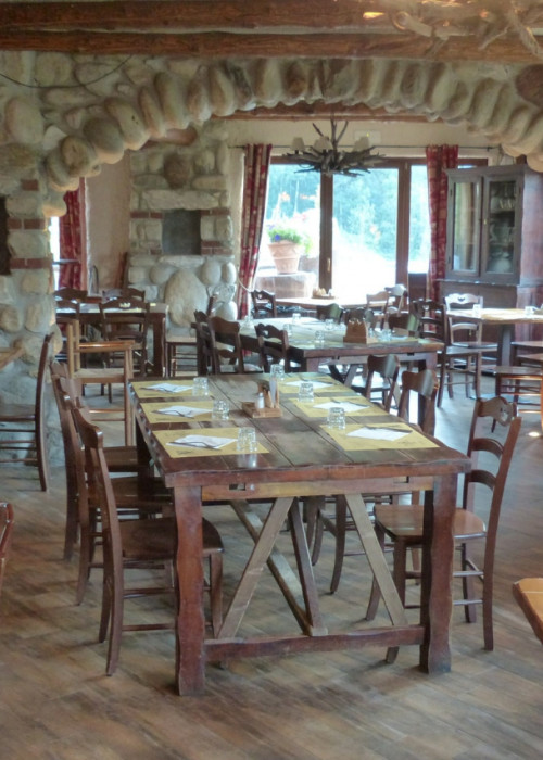 pixabay.com/pl/pok%C3%B3j-jadalnia-restauracja-zajazd-182930/