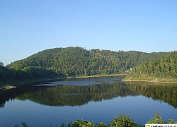 Jezioro Pilchowickie w Górach Kaczawskich | fot. Tenet