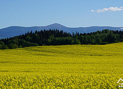 Panorama Karkonoszy wiosną | fot. Tenet